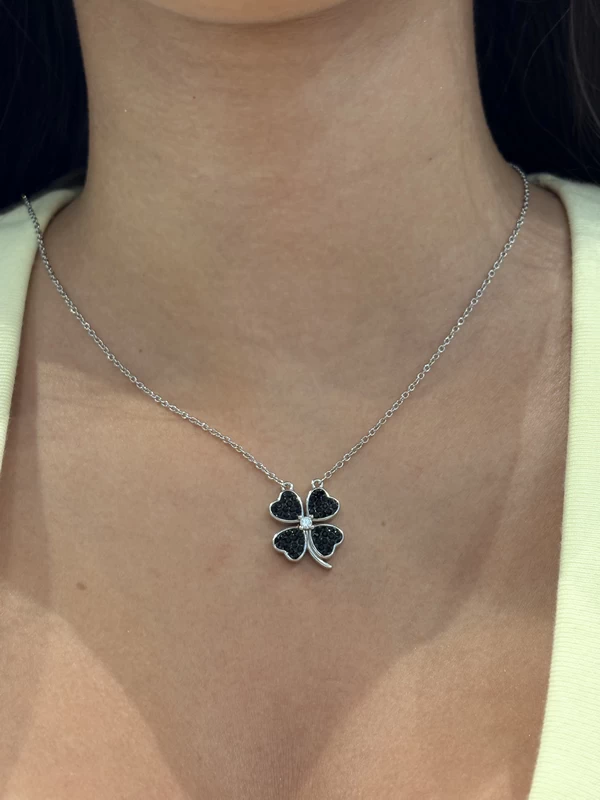 925 silver black clover necklace with center stone 925 silver black clover necklace with center stone