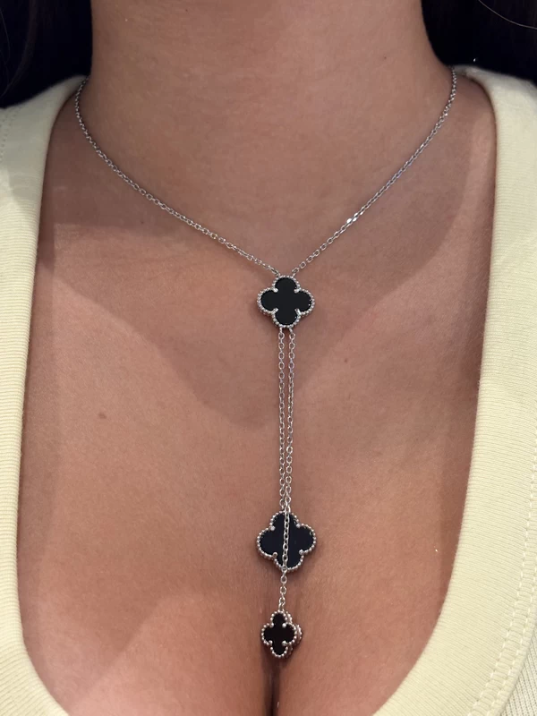 925 silver pavé heart necklace 925 silver pavé heart necklace